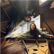 Doy clases tanto de refuerzo del cole como de música